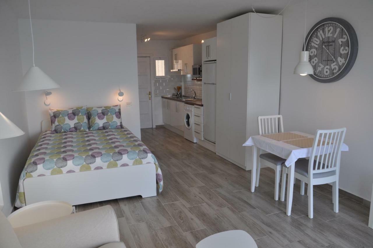 Bright Studio By The Sea Icod De Los Vinos Luaran gambar